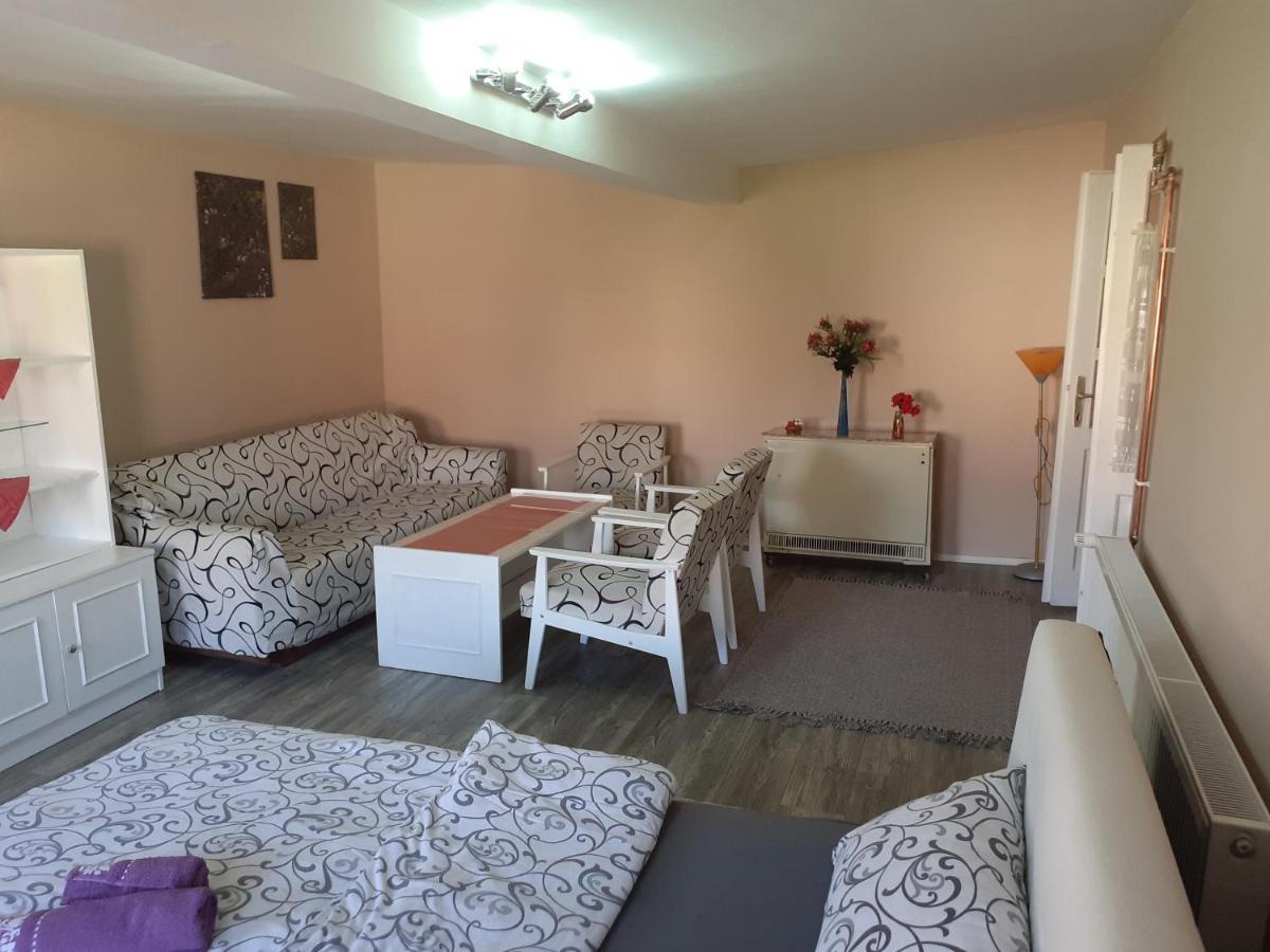 Mega Apartment Σουμπότικα Εξωτερικό φωτογραφία